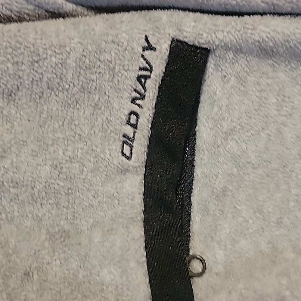 Mens Old Navy fleece sweatshirt.Size 2X Color gray and black. - Picture 2 of 6